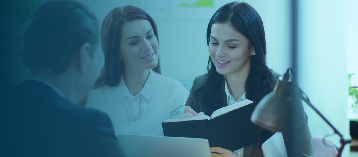 How can HR software reduce employee turnover?